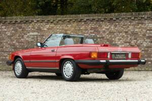 Imagen 2/50 de Mercedes-Benz 560 SL (1986)