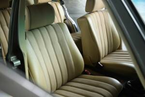 Image 23/49 of Mercedes-Benz 230 TE (1981)