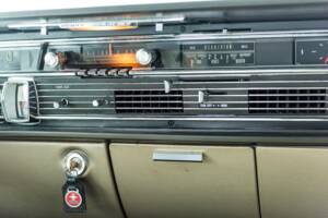 Bild 84/100 von Lincoln Continental Convertible (1965)