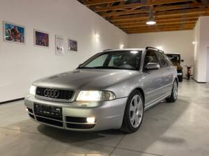 Bild 17/64 von Audi S4 Avant (2000)