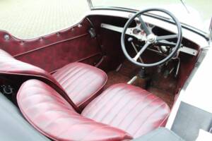 Image 2/8 of Morris Eight (1935)