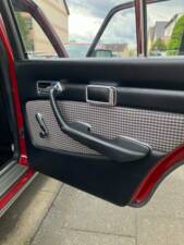 Image 12/15 de Mercedes-Benz 280 SE (1977)