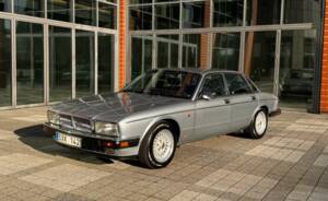 Image 2/29 de Daimler Double Six (1993)