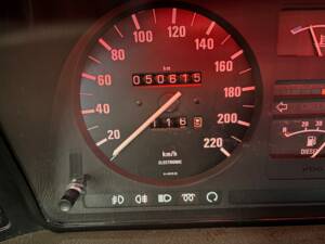 Bild 28/40 von BMW 524td (1985)