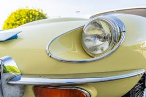 Image 66/78 de Jaguar E-Type (1969)
