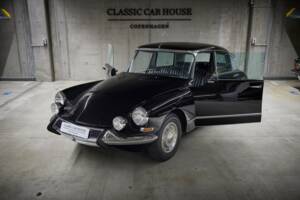 Image 22/97 of Citroën DS 20 Chapron (1972)