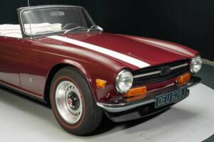 Image 3/8 de Triumph TR 6 (1971)