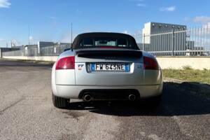 Image 5/25 of Audi TT 3.2 quattro (2004)