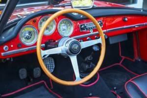 Image 3/50 of Alfa Romeo Giulia 1600 Spider (1963)
