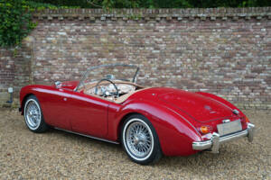 Image 2/50 de MG MGA 1600 (1962)