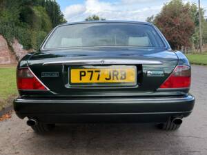 Image 4/31 of Jaguar XJ 6 4.0 Sovereign (1996)