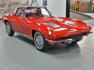 Image 4/4 of Chevrolet Corvette Sting Ray Convertible (1963)