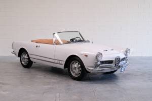 Image 2/16 of Alfa Romeo 2600 Spider (1962)