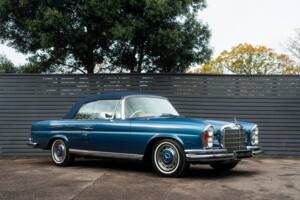 Image 1/57 de Mercedes-Benz 280 SE 3,5 (1971)