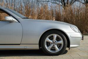 Image 21/50 de Mercedes-Benz SLK 320 (2001)