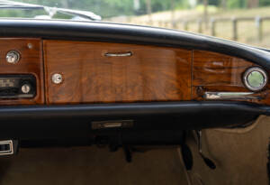 Image 18/22 of Rolls-Royce Silver Cloud III &quot;Chinese Eyes&quot; (1964)