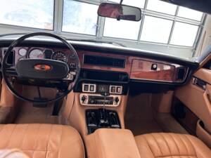 Immagine 9/24 di Jaguar XJ 6 C 4.2 (1977)