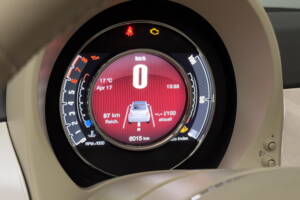 Bild 24/29 von FIAT 500 C Jolly (2017)