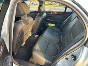 Bild 16/24 von Jaguar XJ 2.7 D (2007)