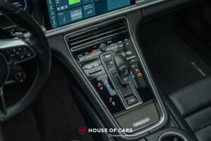 Image 21/24 of Porsche Panamera Turbo (2018)
