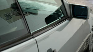 Image 12/38 of Mercedes-Benz 300 SL (1990)