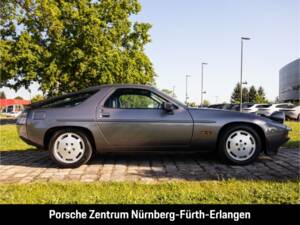 Image 6/20 of Porsche 928 S (1985)
