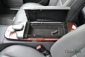 Image 48/50 of Mercedes-Benz S 500 (2006)