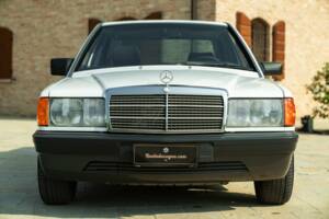 Image 3/45 of Mercedes-Benz 190 E (1987)