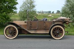 Image 22/66 of Regal Model T Underslung (1913)