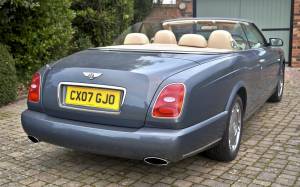 Image 9/50 of Bentley Azure (2007)