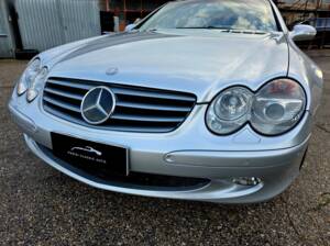 Image 15/39 of Mercedes-Benz SL 500 (2001)