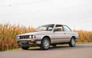 Image 6/80 of BMW 320i (1983)