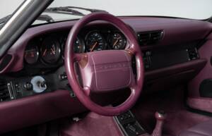 Image 30/41 de Porsche 911 Carrera 2 (1992)