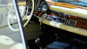 Bild 16/20 von Mercedes-Benz 250 SE (1965)