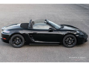 Image 13/30 of Porsche 718 Boxster (2016)