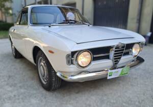 Image 12/39 of Alfa Romeo Giulia GT 1300 Junior (1970)