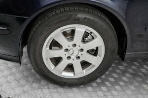 Bild 23/50 von Mercedes-Benz E 320 T 4MATIC (2004)