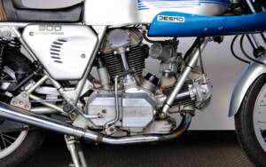 Image 2/54 de Ducati 900 SS (1977)