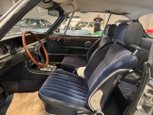 Image 21/35 of BMW 3.0 CS (1974)