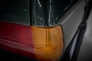 Image 35/90 of BMW 325i (1987)