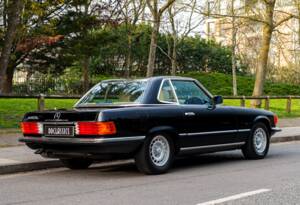 Imagen 3/28 de Mercedes-Benz 380 SL (1985)