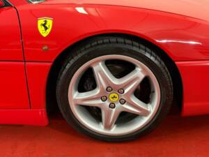Bild 30/50 von Ferrari F 355 Berlinetta (1997)