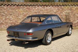 Image 2/50 of Ferrari 330 GT 2+2 (1965)
