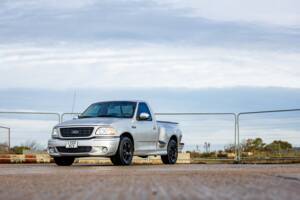 Image 16/50 of Ford F-150 SVT Lightning (2002)