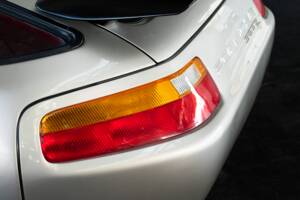 Image 21/50 of Porsche 928 GT (1989)