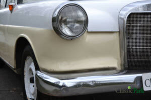 Image 35/47 of Mercedes-Benz 190 c (1963)