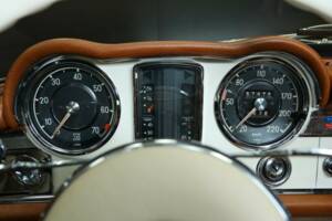 Image 16/50 of Mercedes-Benz 230 SL (1965)
