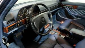 Afbeelding 4/32 van Mercedes-Benz 560 SEL (1990)