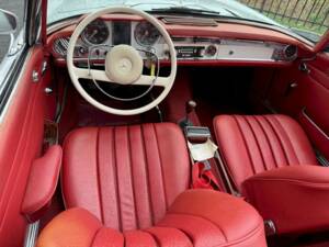 Image 13/36 de Mercedes-Benz 230 SL (1965)