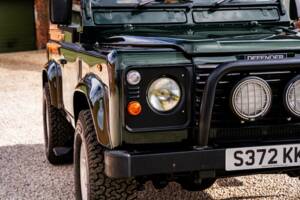 Image 32/50 de Land Rover Defender 90 Td5 (1999)